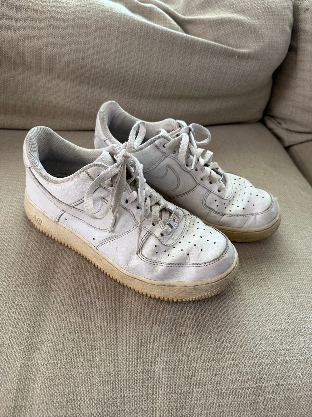 Vintage Nike White Leather Low-Top Sneakers